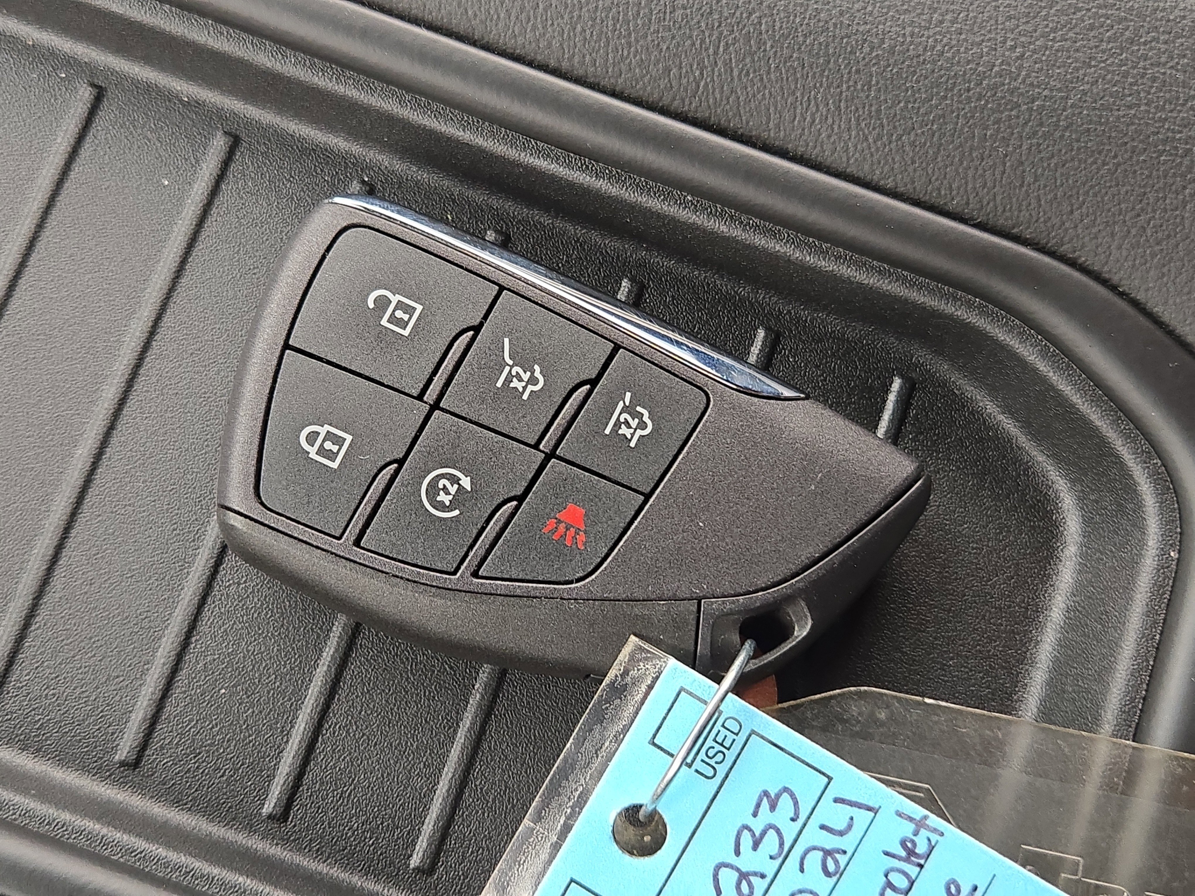 Used 2024 Chevrolet Tahoe Z71 w/ Luxury Package image 32