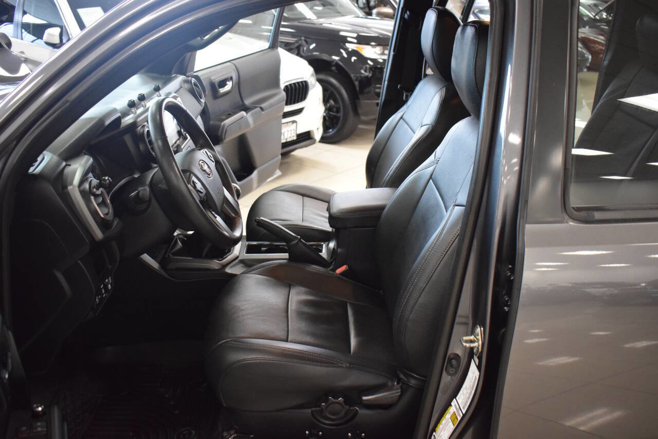 Used 2017 Toyota Tacoma TRD Off-Road image 59