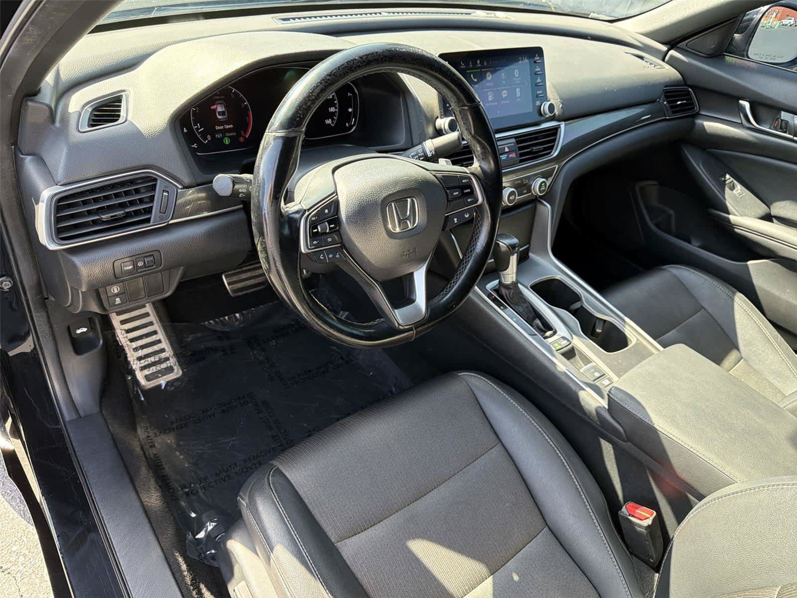 Used 2019 Honda Accord Sport image 2