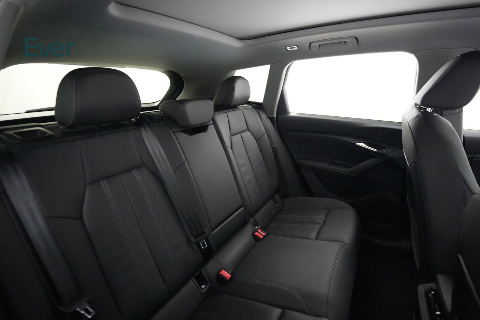 Used 2025 Audi Q6 e-tron Premium w/ Convenience Package image 5