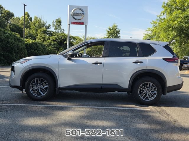 Used 2024 Nissan Rogue S AWD/4WD image 2