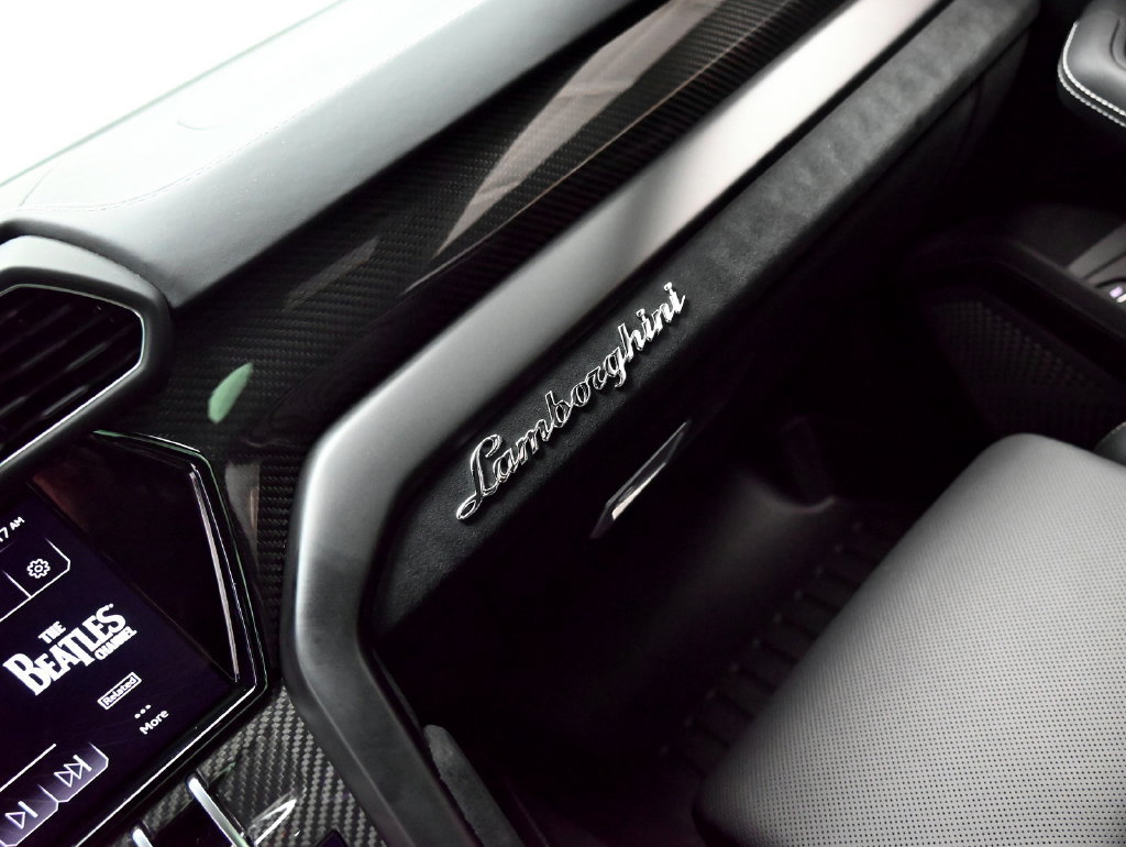 Used 2024 Lamborghini Urus Performante AWD/4WD image 26