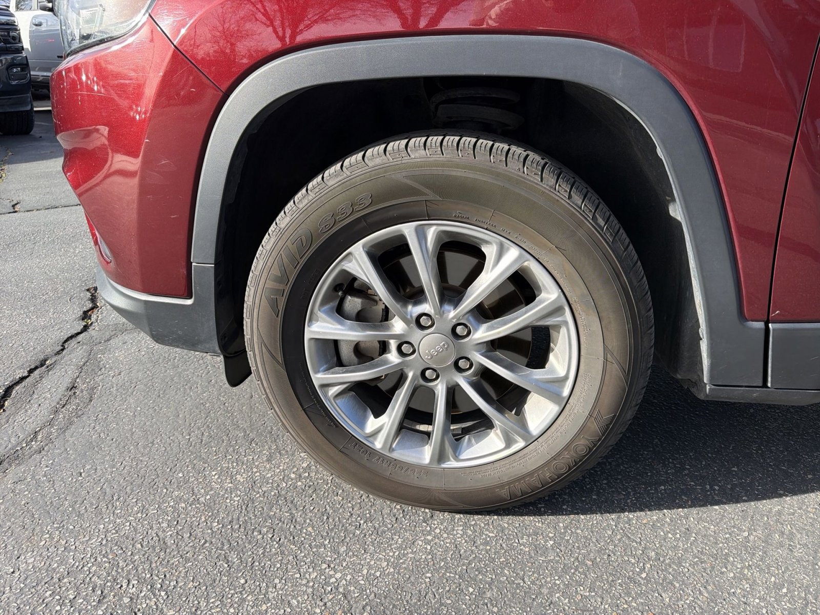 Certified 2020 Jeep Cherokee Latitude Plus w/ Cold Weather Group image 16