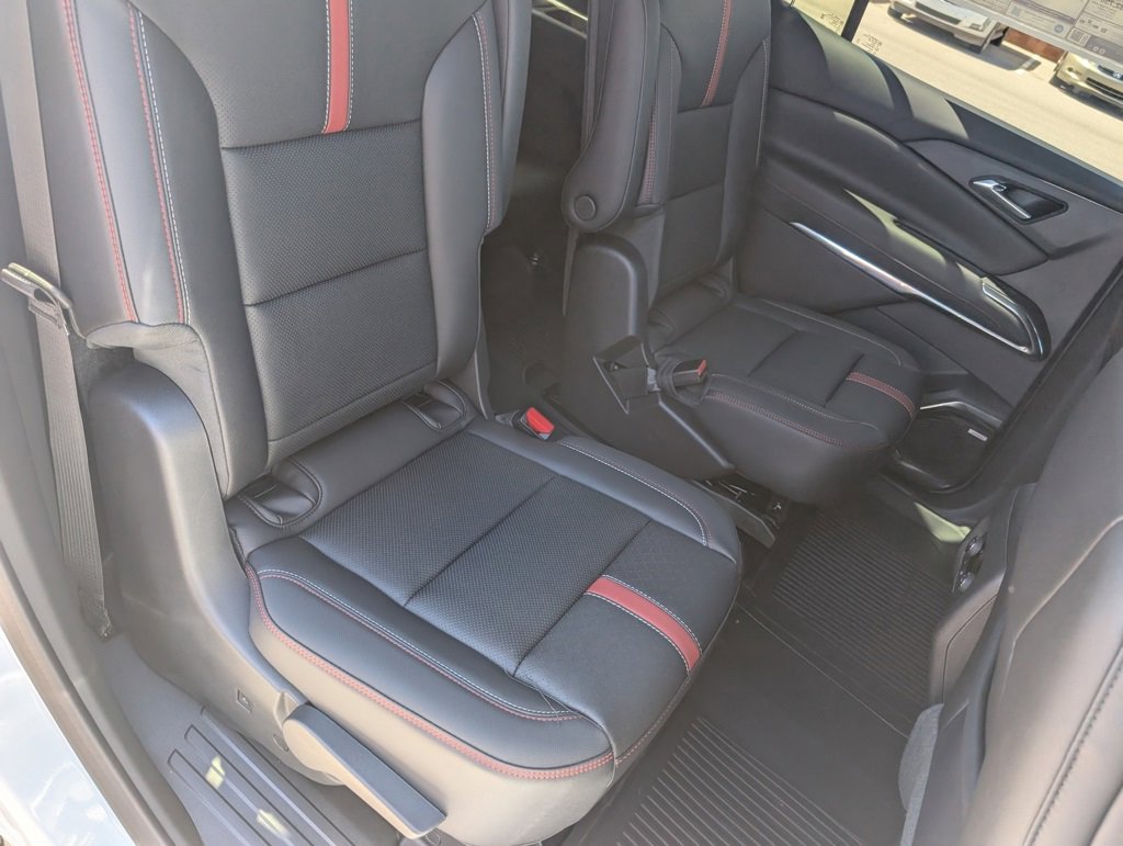 New 2026 Chevrolet Traverse RS w/ LPO, Floor Liner Package image 14