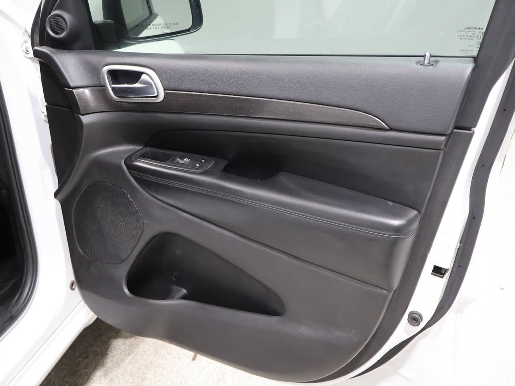 Used 2018 Jeep Grand Cherokee Altitude AWD/4WD image 24