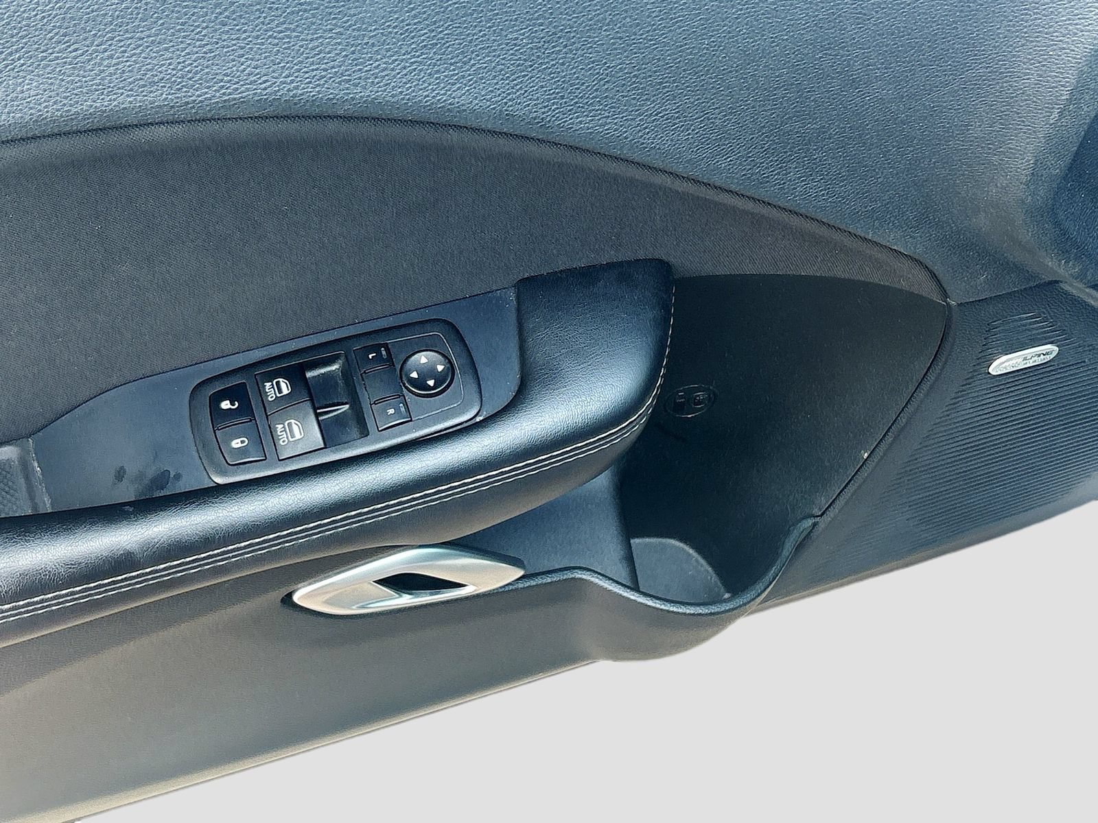 Used 2023 Dodge Challenger SXT RWD image 17