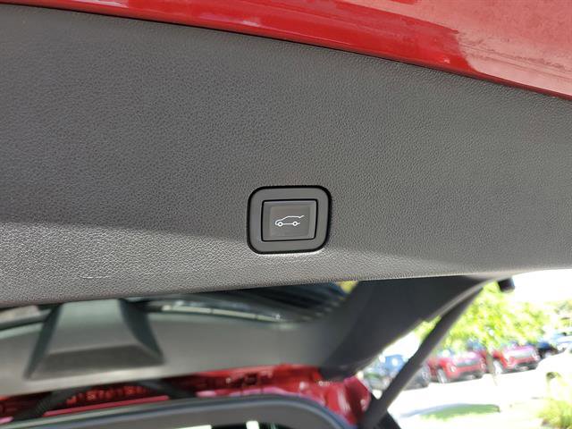 Used 2024 Cadillac XT6 Luxury FWD image 12