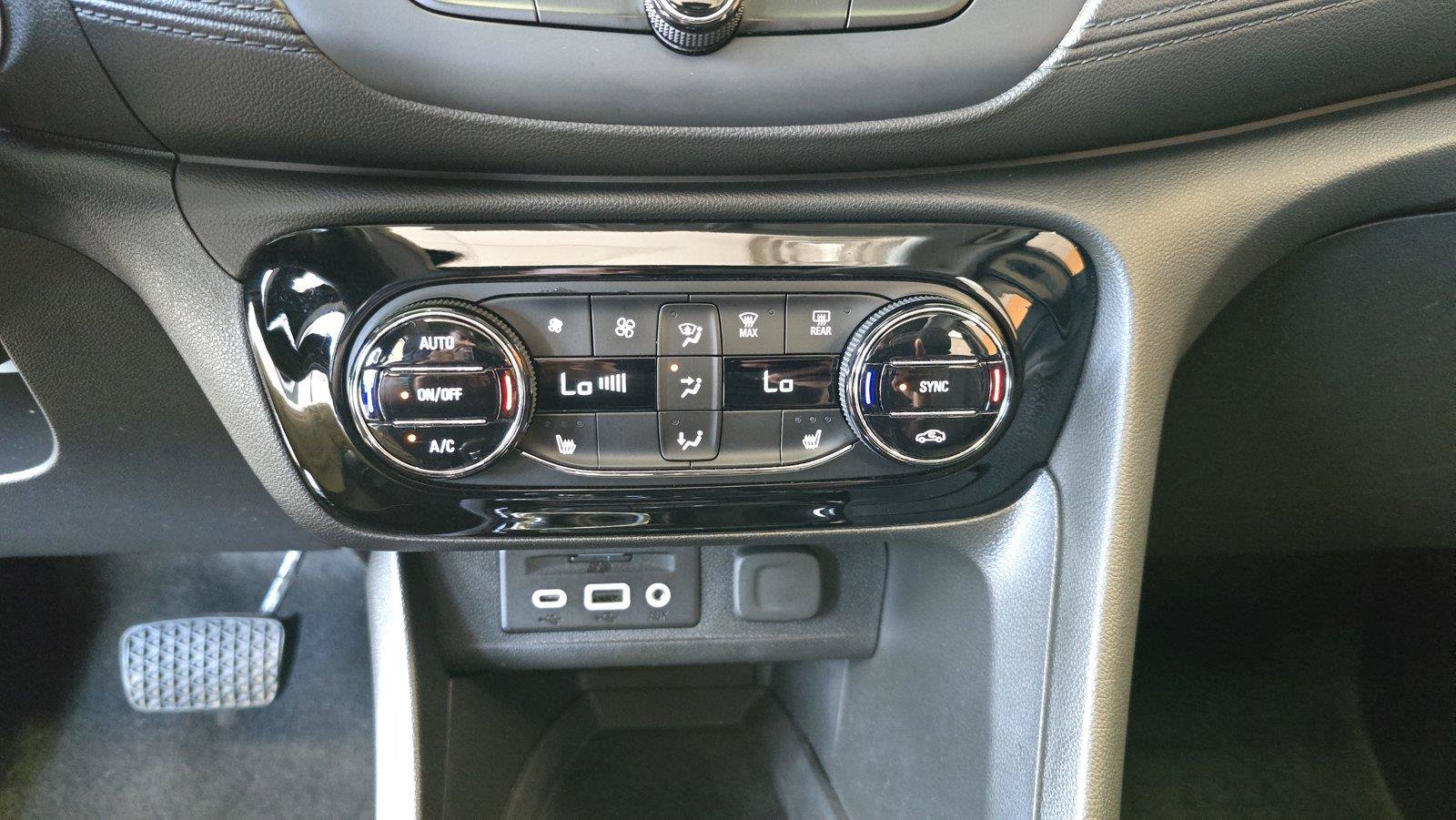 Used 2020 Buick Encore GX Select w/ Experience Buick Package FWD image 23