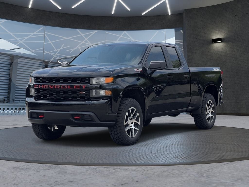 Used 2019 Chevrolet Silverado 1500 Custom Trail Boss w/ Custom Convenience Package AWD/4WD image 2