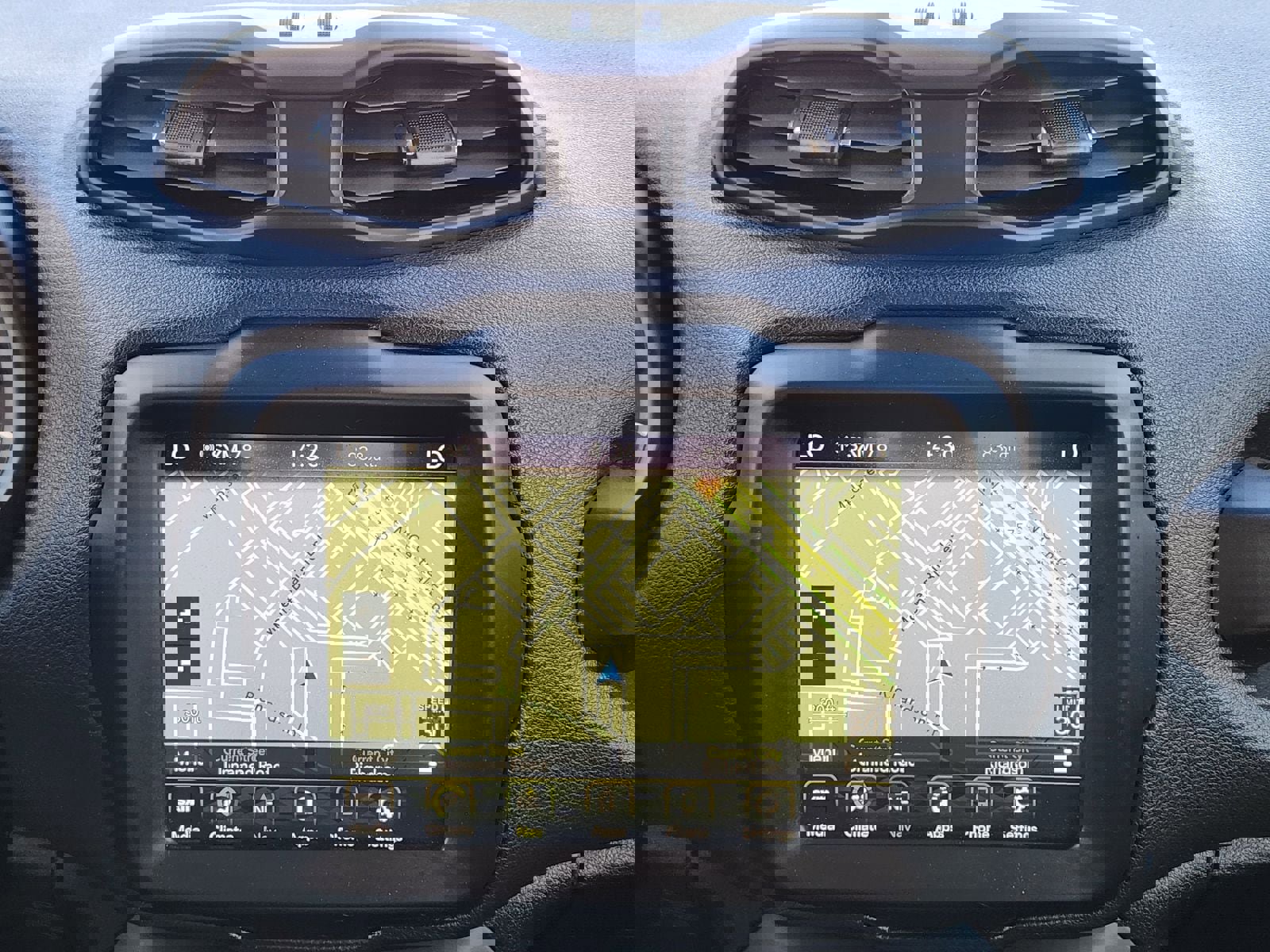 Used 2023 Jeep Renegade Latitude AWD/4WD image 25