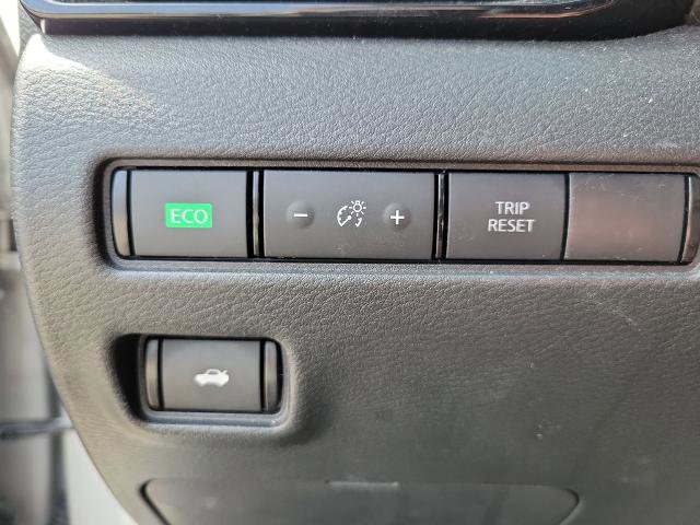 Certified 2021 Nissan Sentra SV FWD image 24