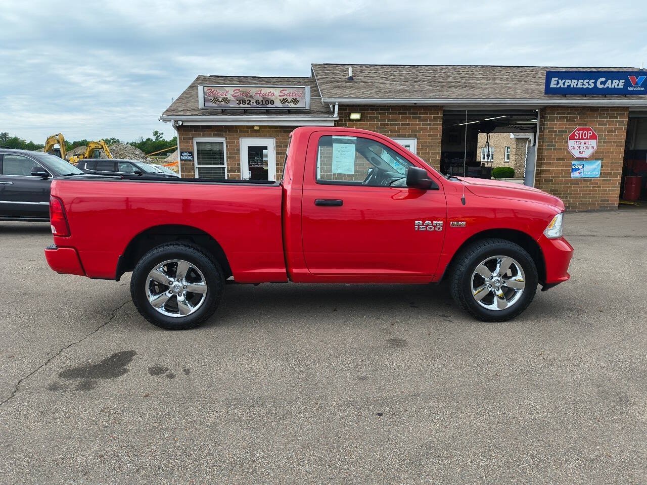 Used 2016 RAM 1500 Express w/ Power & Remote Entry Group AWD/4WD image 2