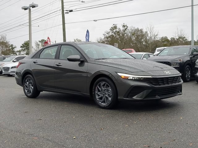 New 2026 Hyundai Elantra Sport FWD image 3
