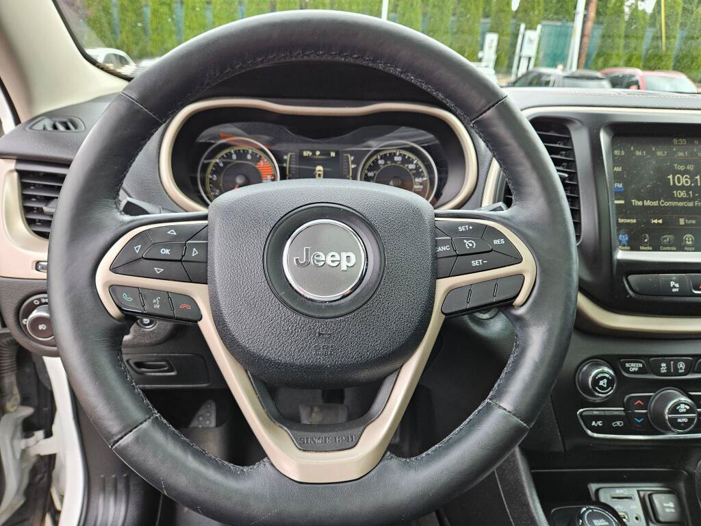 Used 2017 Jeep Cherokee 75th Anniversary AWD/4WD image 21