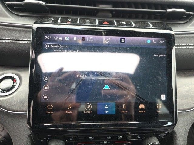 Used 2025 Jeep Grand Cherokee L Overland w/ Advanced Protech Group III image 5