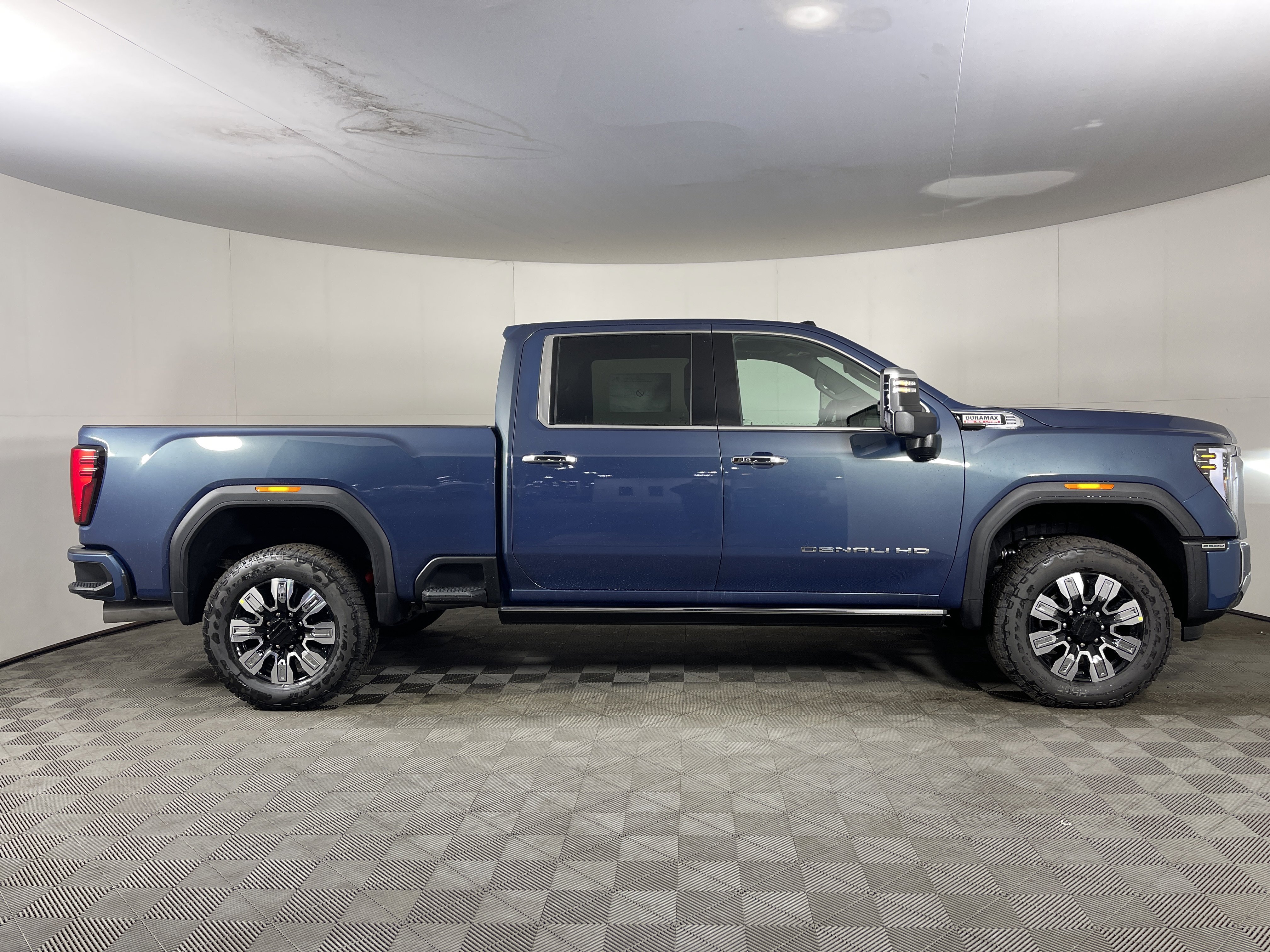 New 2026 GMC Sierra 2500 Denali w/ Denali Reserve Package image 5