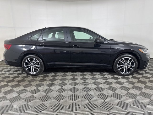 New 2025 Volkswagen Jetta Sport image 2