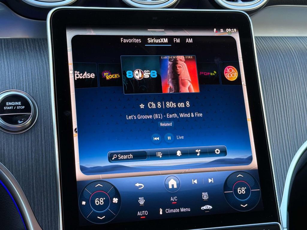 Used 2025 Mercedes-Benz GLC 350e 4MATIC image 13