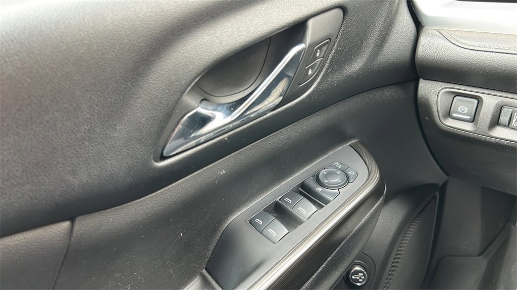 Used 2017 GMC Acadia SLT image 18