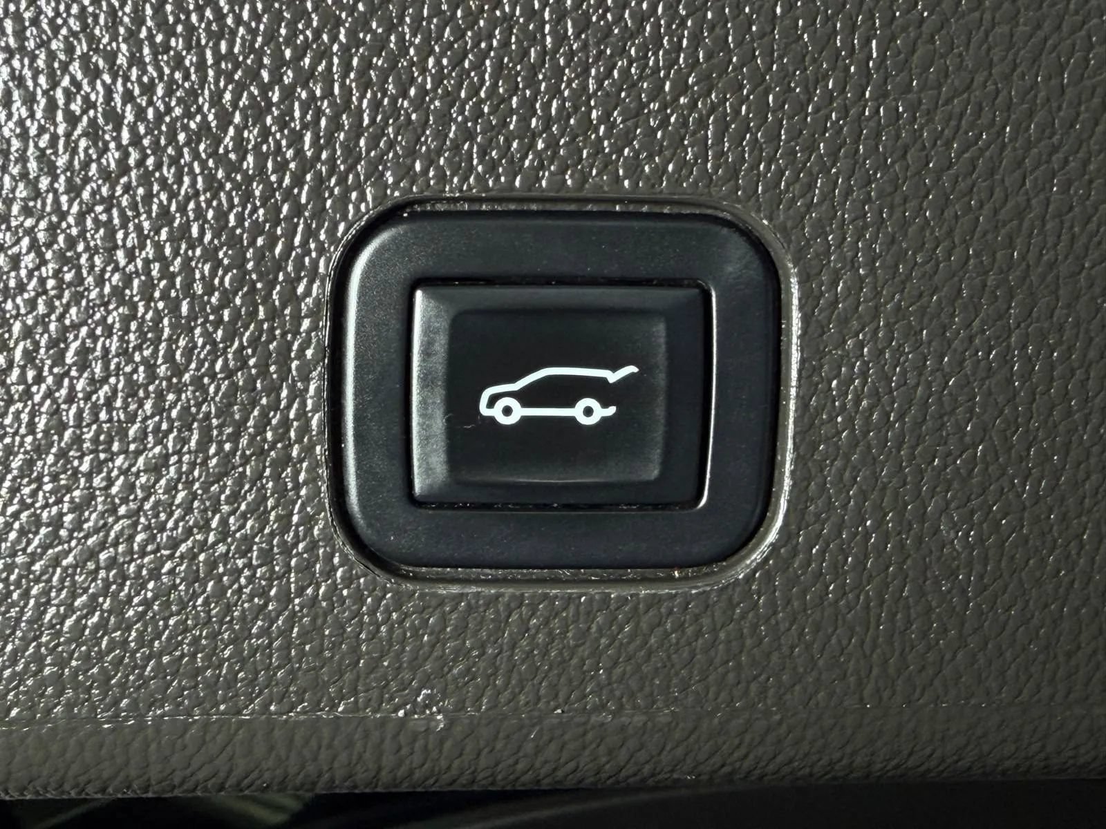 Used 2013 Cadillac SRX Luxury w/ Driver Awareness Package FWD image 15