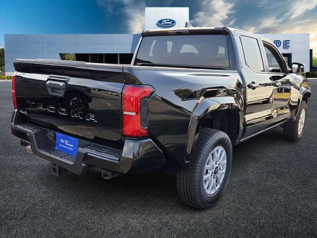 Used 2024 Toyota Tacoma SR5 AWD/4WD image 7