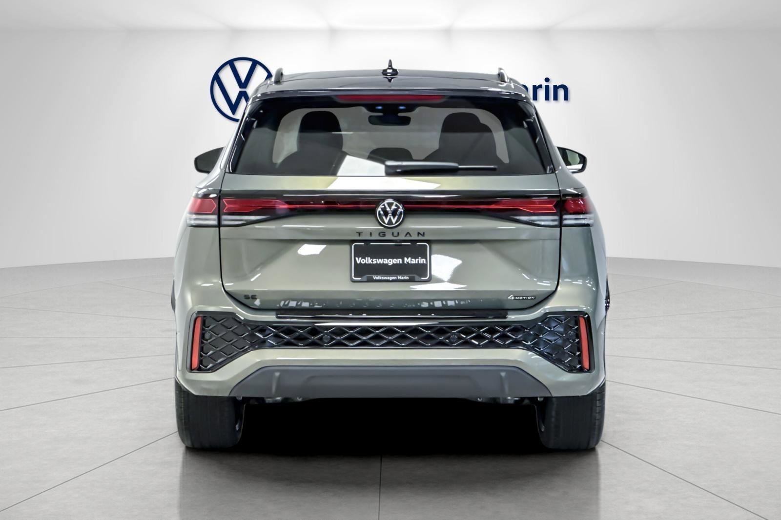 New 2026 Volkswagen Tiguan SE R-Line image 4