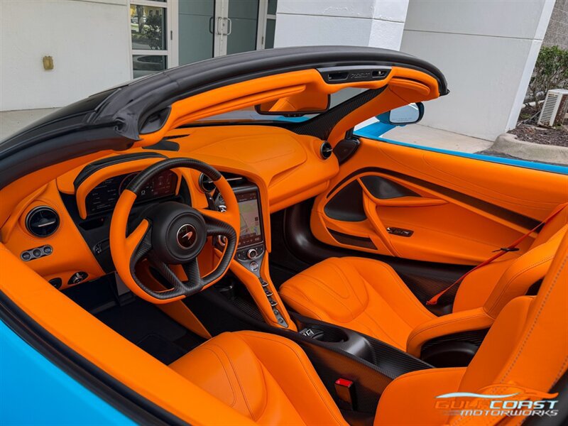 Used 2022 McLaren 765LT RWD image 2