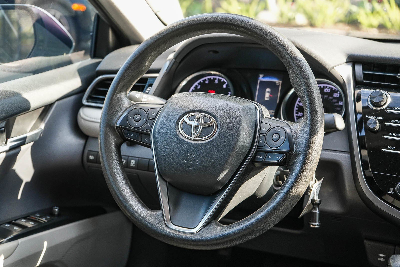 Used 2019 Toyota Camry LE w/ Carpet Mat Package FWD image 14