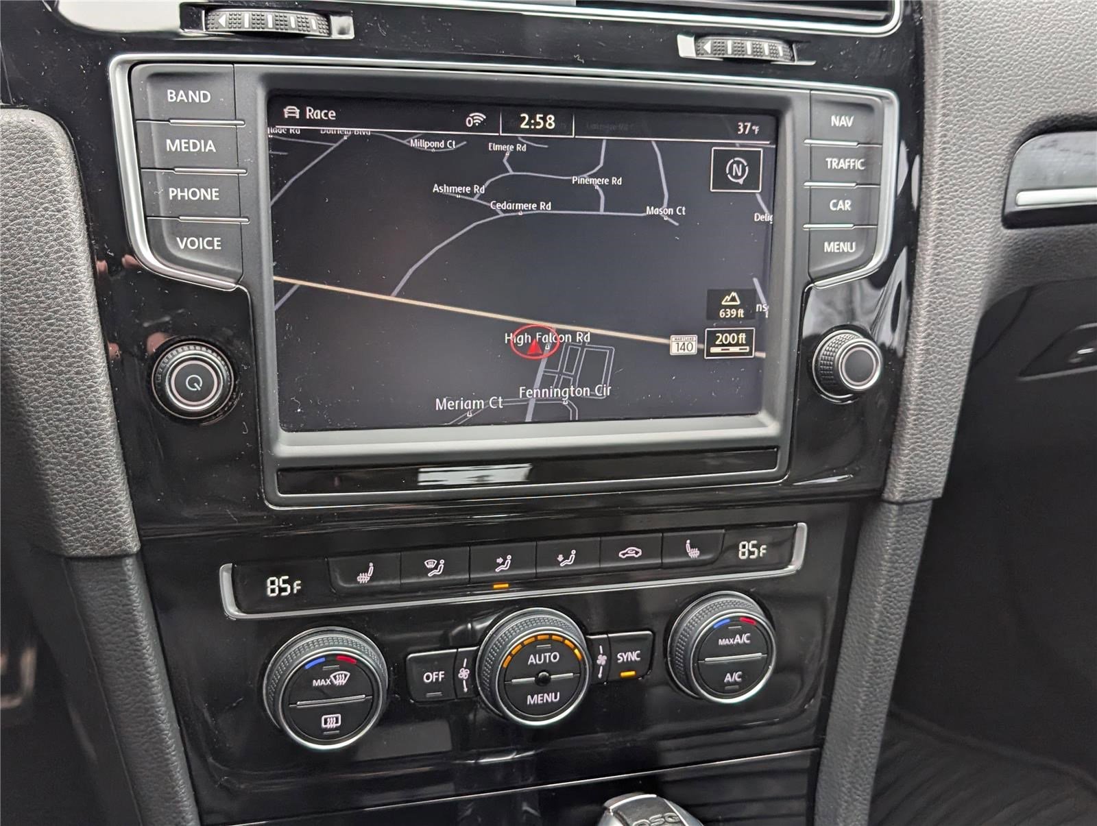 Used 2016 Volkswagen Golf R 4-Door image 27