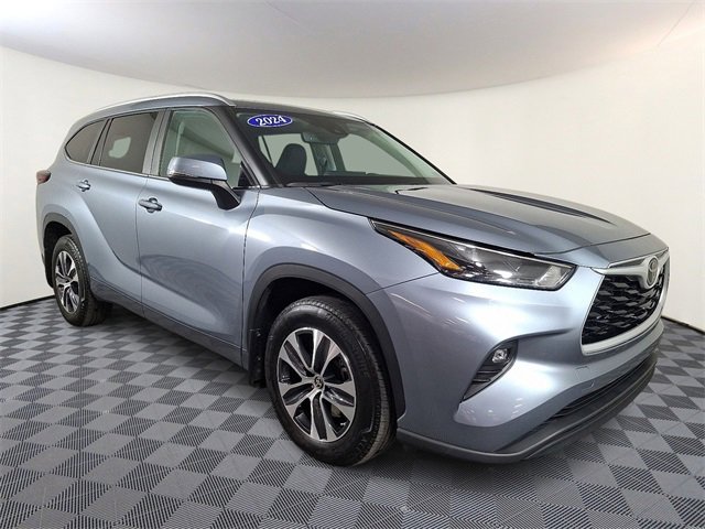 Used 2024 Toyota Highlander XLE