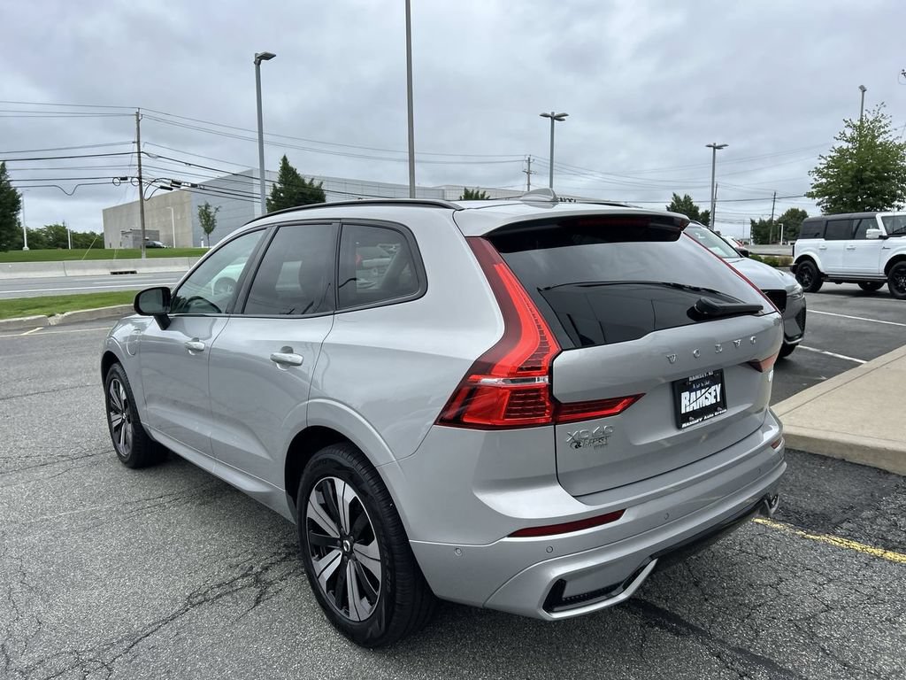Certified 2024 Volvo XC60 T8 Plus w/ Climate Package AWD/4WD image 6