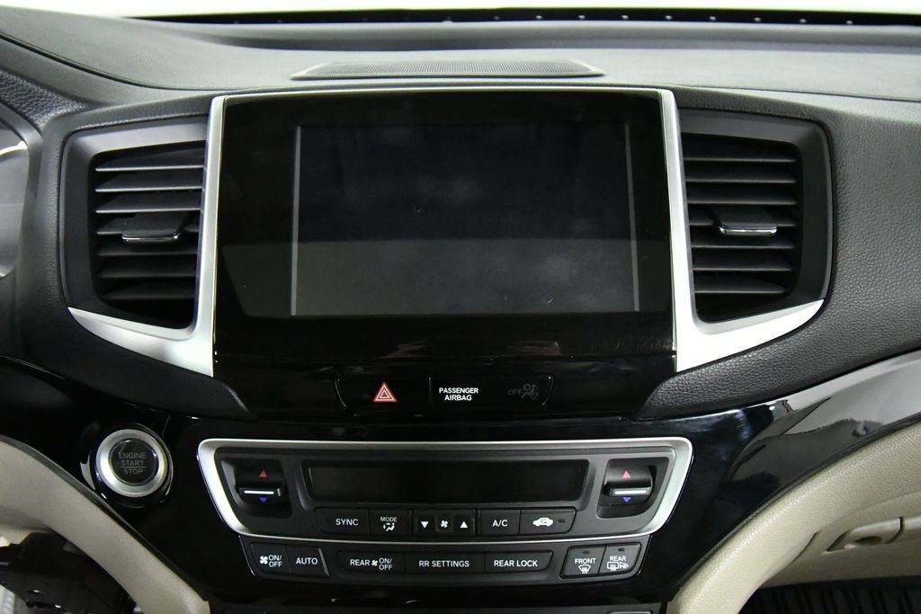 Used 2018 Honda Pilot Touring image 4