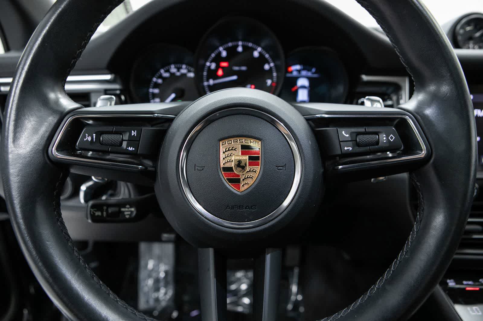 Certified 2024 Porsche Macan AWD/4WD image 14