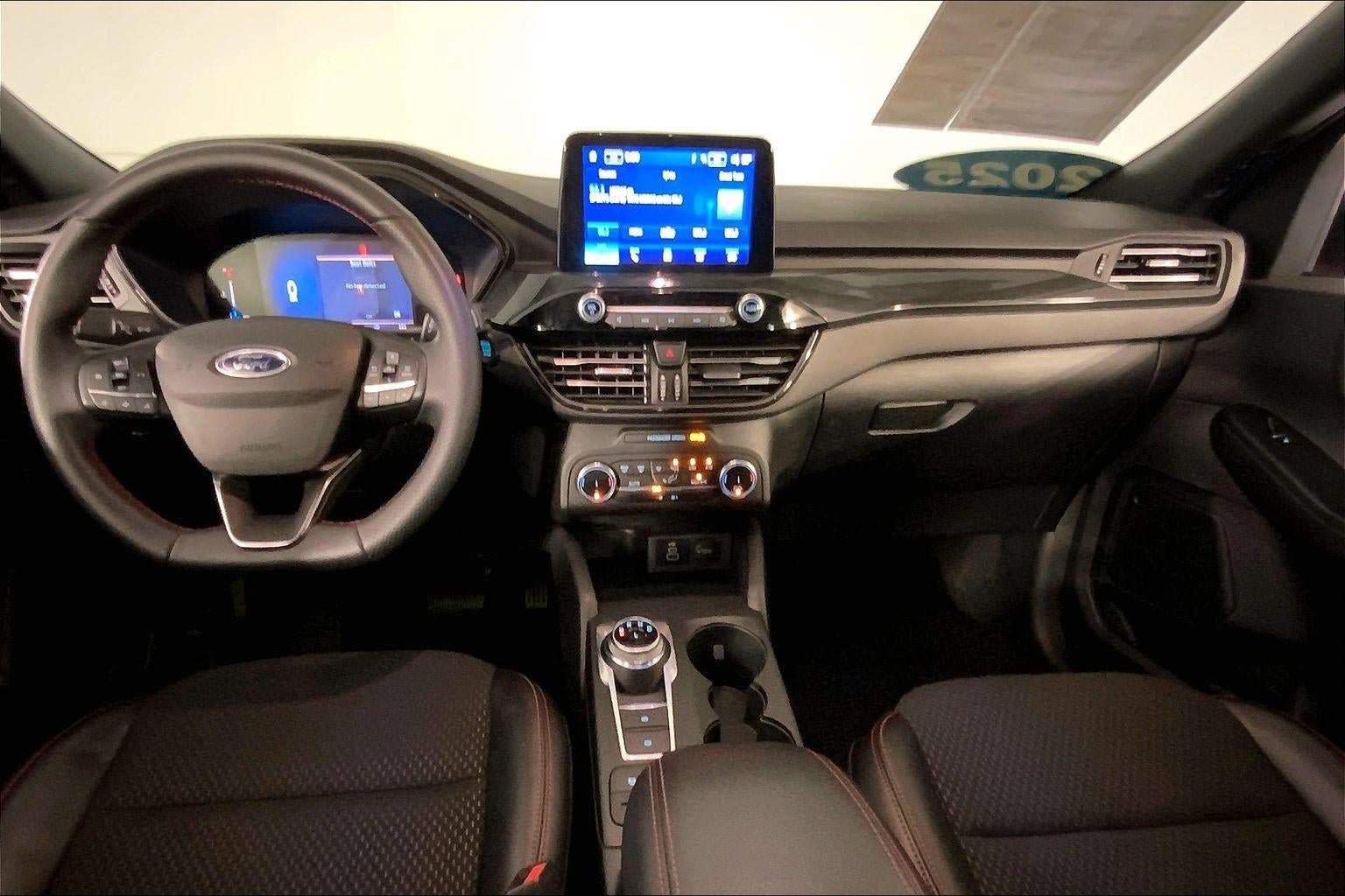 Used 2025 Ford Escape ST-Line FWD image 15