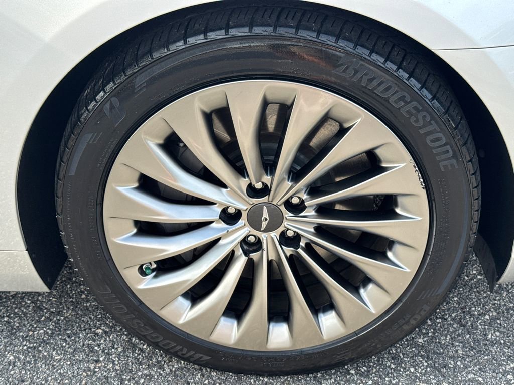 Used 2019 Genesis G90 3.3T Premium RWD image 12