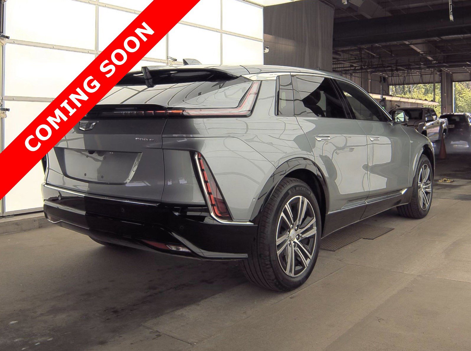 Used 2024 Cadillac Lyriq Luxury w/ LPO, Floor Liner Package image 4