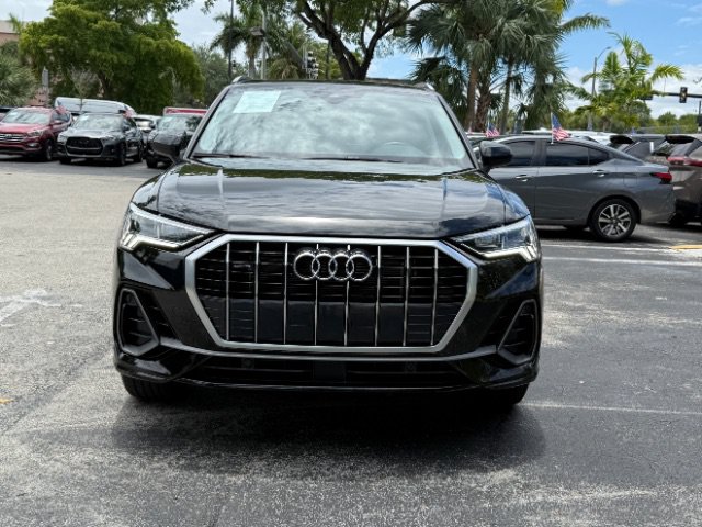 Used 2025 Audi Q3 2.0T Premium AWD/4WD image 2