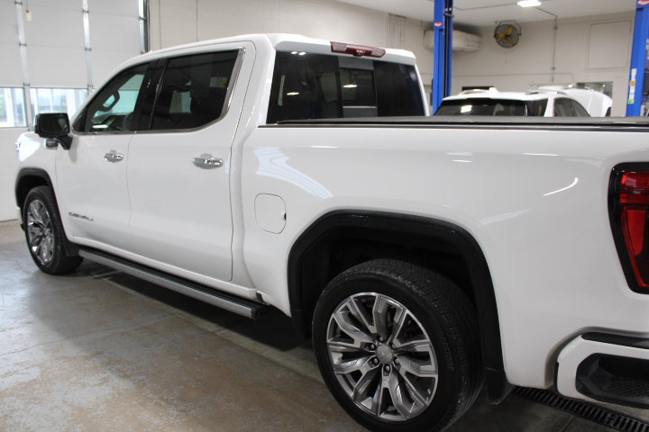 Used 2024 GMC Sierra 1500 Denali w/ Denali Reserve Package AWD/4WD image 7