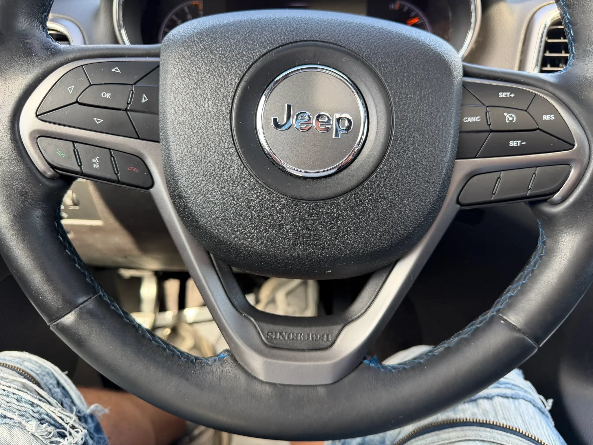 Used 2018 Jeep Grand Cherokee Laredo AWD/4WD image 15