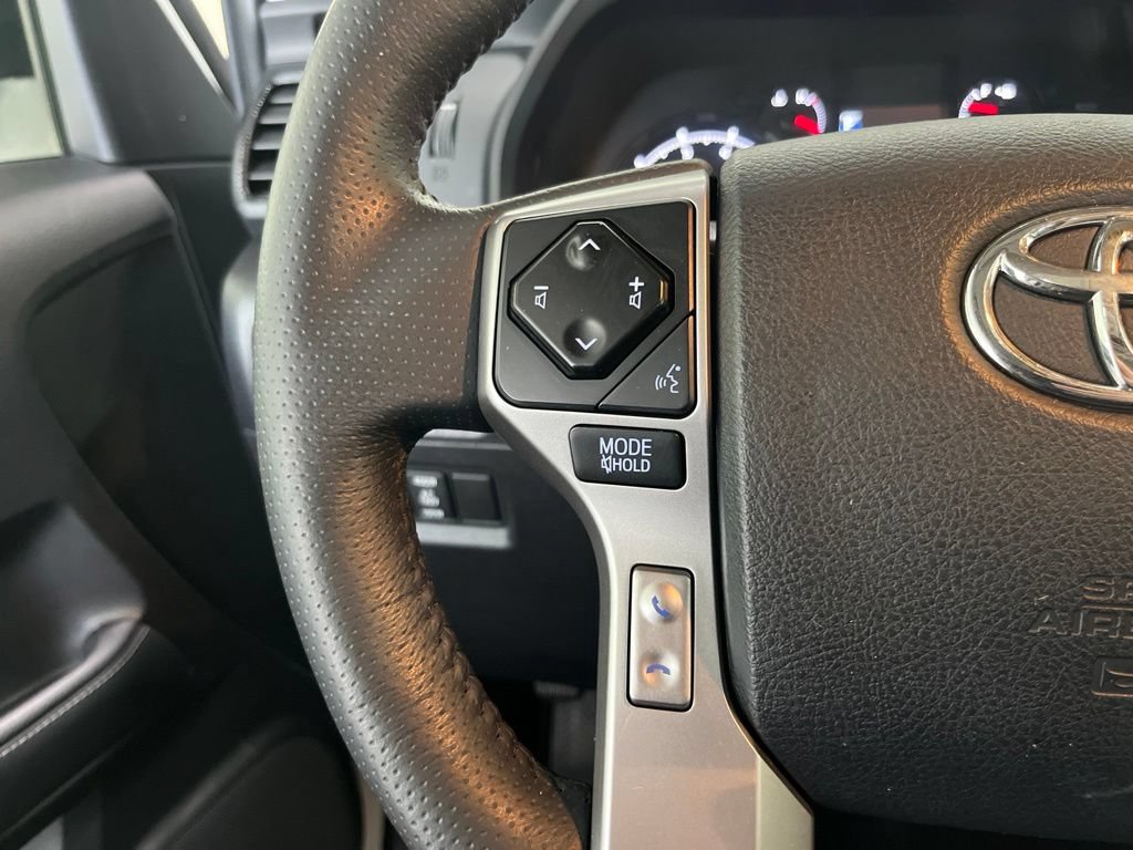 Used 2021 Toyota 4Runner SR5 Premium w/ Moonroof Package AWD/4WD image 7