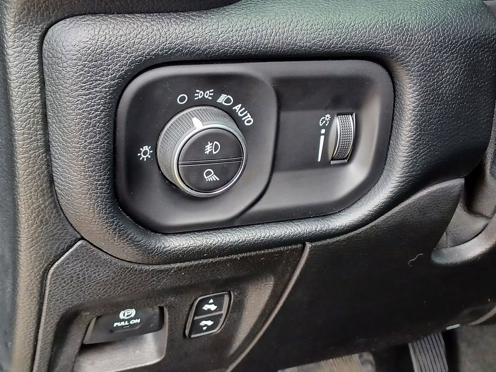 Used 2020 RAM 1500 Big Horn AWD/4WD image 13