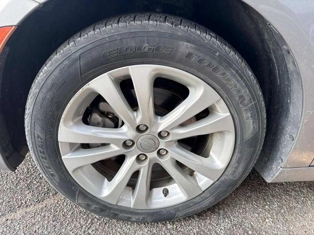 Used 2016 Chrysler 200 Limited FWD image 9