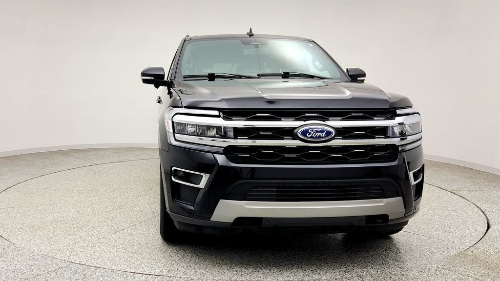 Used 2023 Ford Expedition Limited AWD/4WD image 2