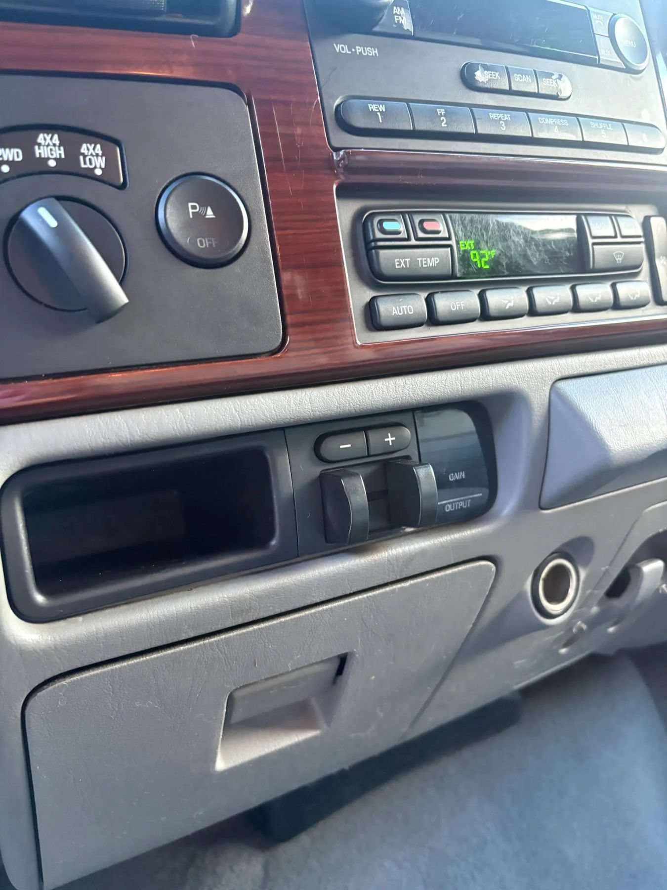 Used 2007 Ford F350 Lariat AWD/4WD image 27