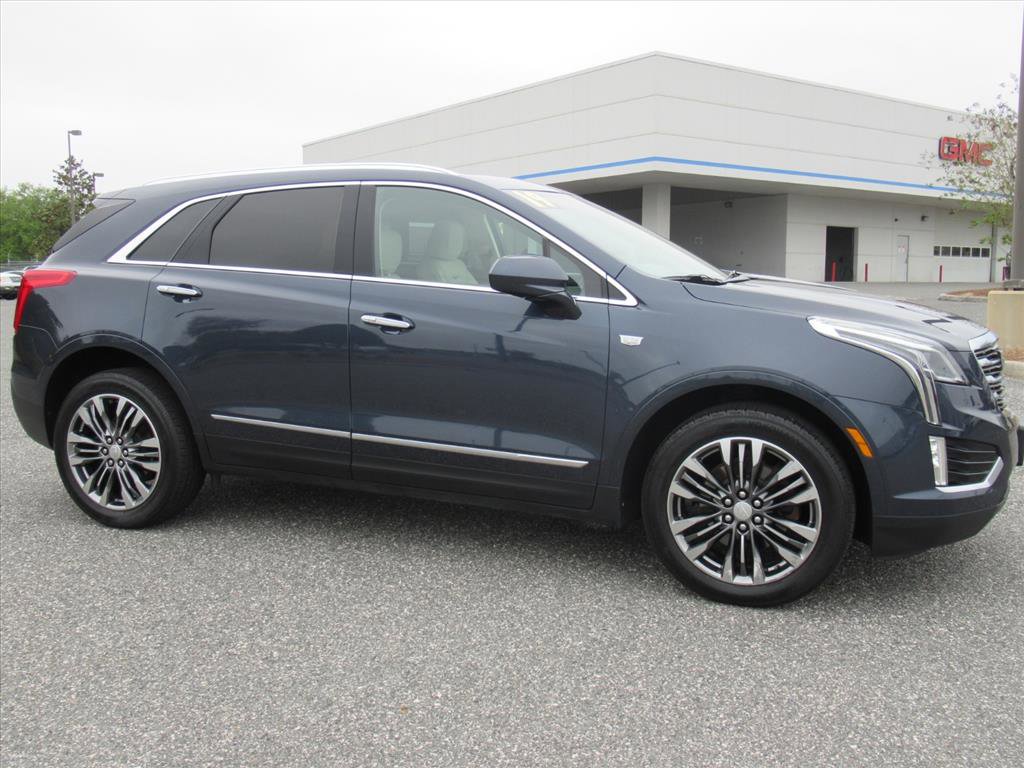 Used 2019 Cadillac XT5 Premium Luxury FWD image 2