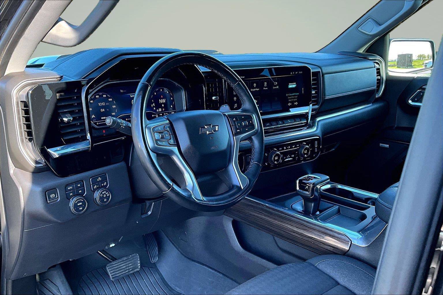 Used 2024 Chevrolet Silverado 1500 LT Trail Boss w/ Convenience Package II AWD/4WD image 15