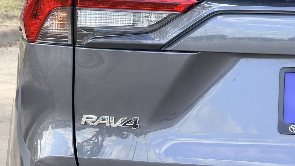 Used 2025 Toyota RAV4 XLE FWD image 9