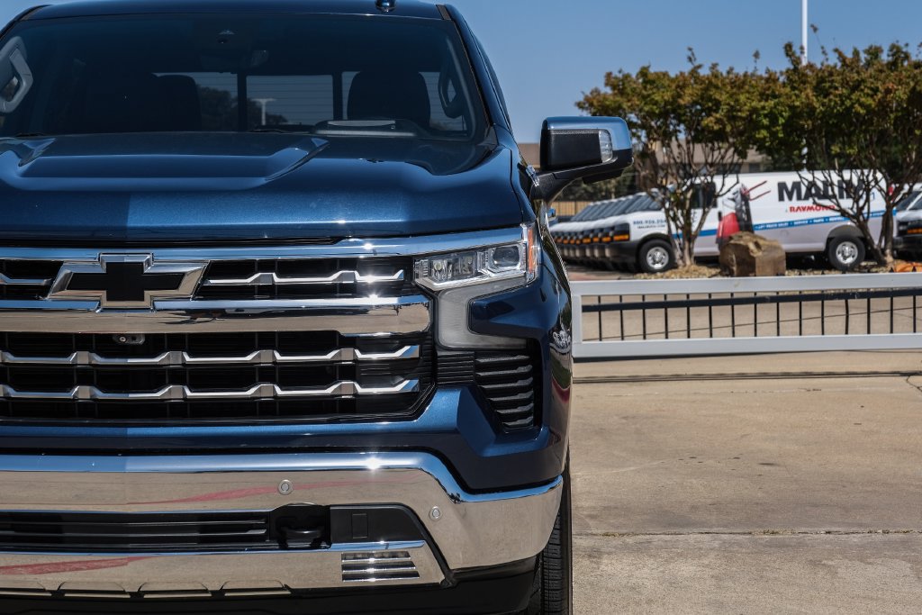 Used 2022 Chevrolet Silverado 1500 LTZ w/ Technology Package AWD/4WD image 55