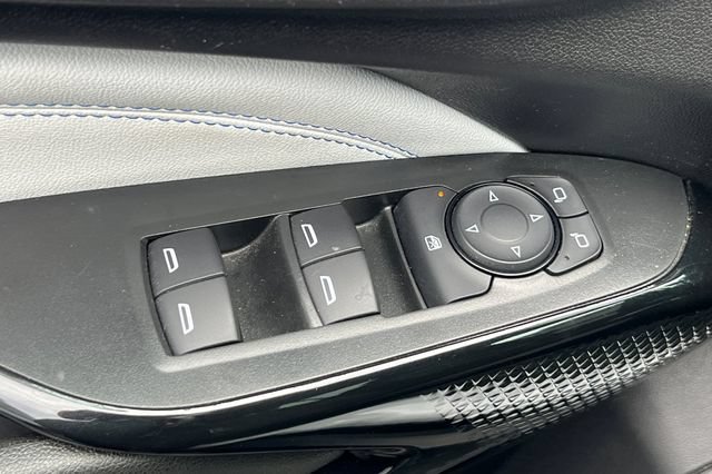 Used 2025 Chevrolet Trax LT FWD image 12