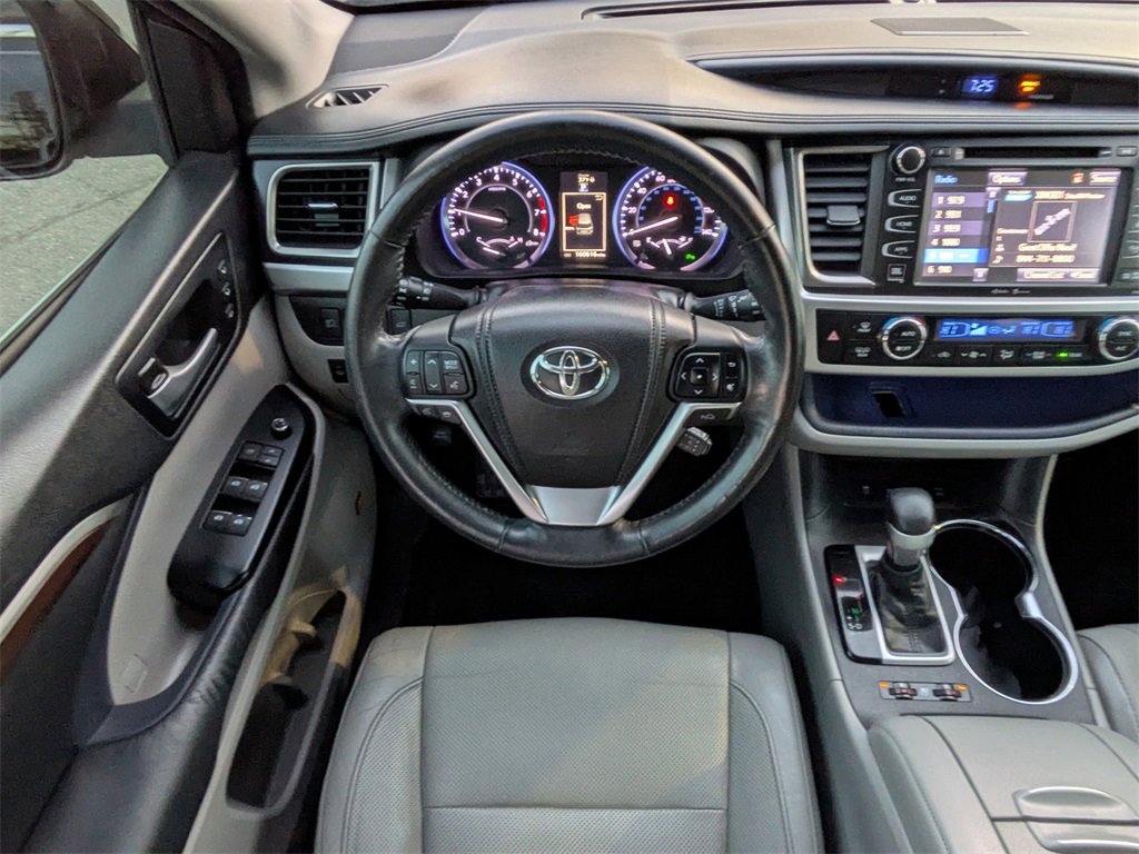 Used 2015 Toyota Highlander Limited Platinum image 18